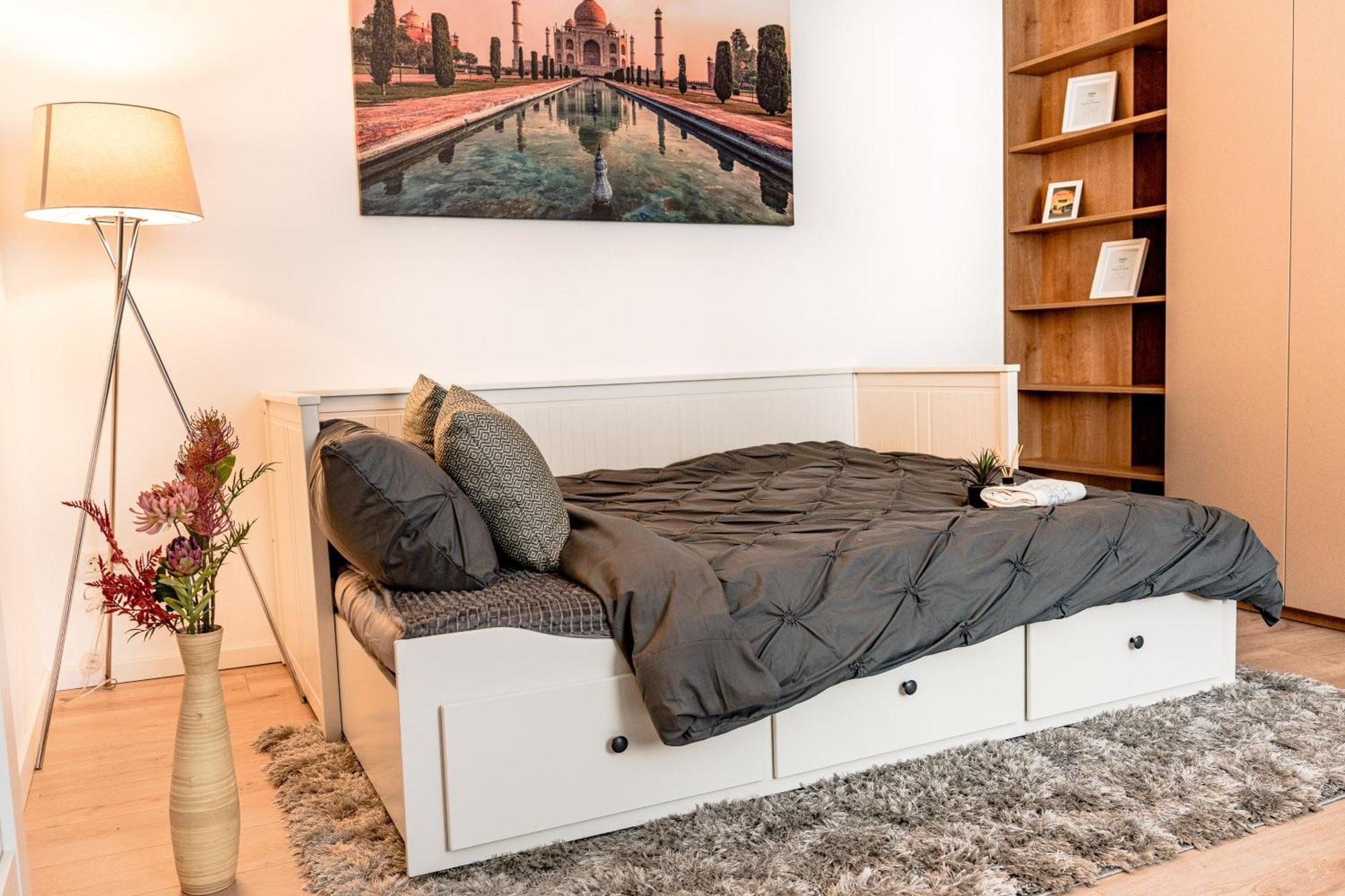 Central Athena Studio - Inima Pietei Unirii - By Openhouse Apartments Timisoara Bagian luar foto