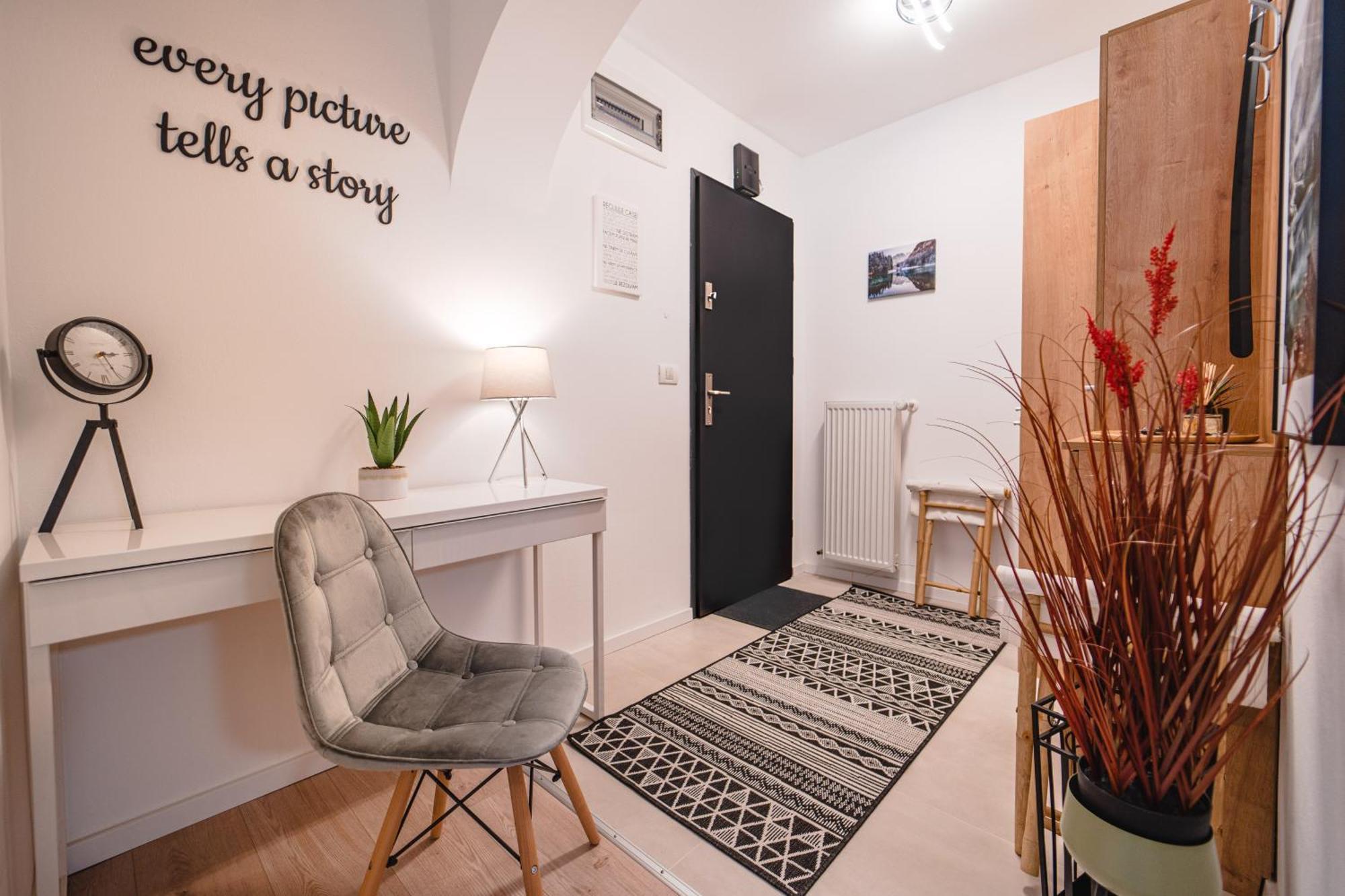 Central Athena Studio - Inima Pietei Unirii - By Openhouse Apartments Timisoara Bagian luar foto