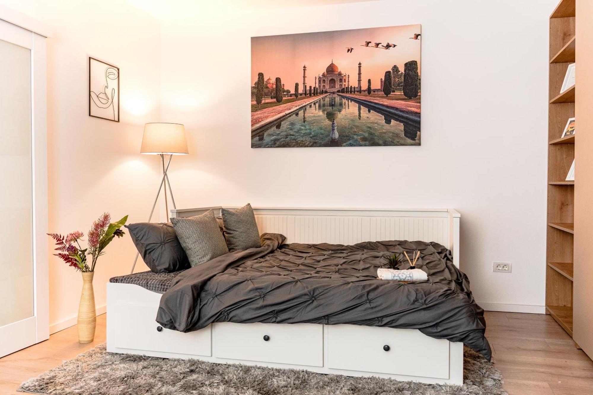 Central Athena Studio - Inima Pietei Unirii - By Openhouse Apartments Timisoara Bagian luar foto