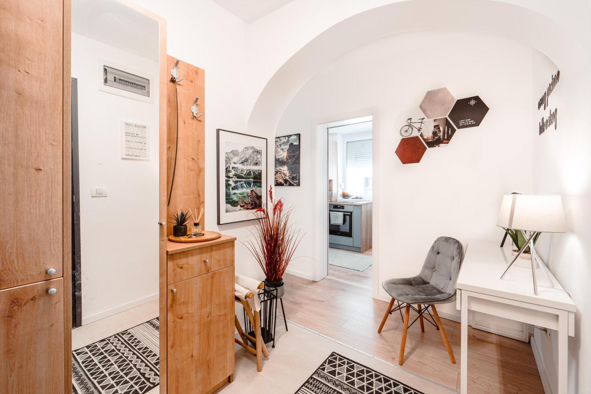 Central Athena Studio - Inima Pietei Unirii - By Openhouse Apartments Timisoara Bagian luar foto