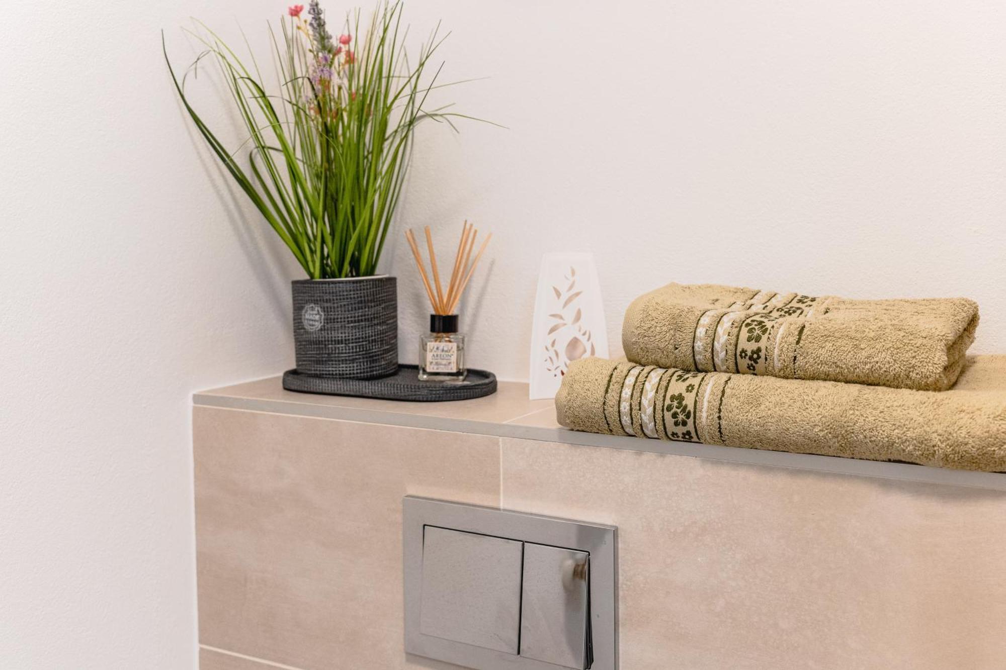 Central Athena Studio - Inima Pietei Unirii - By Openhouse Apartments Timisoara Bagian luar foto
