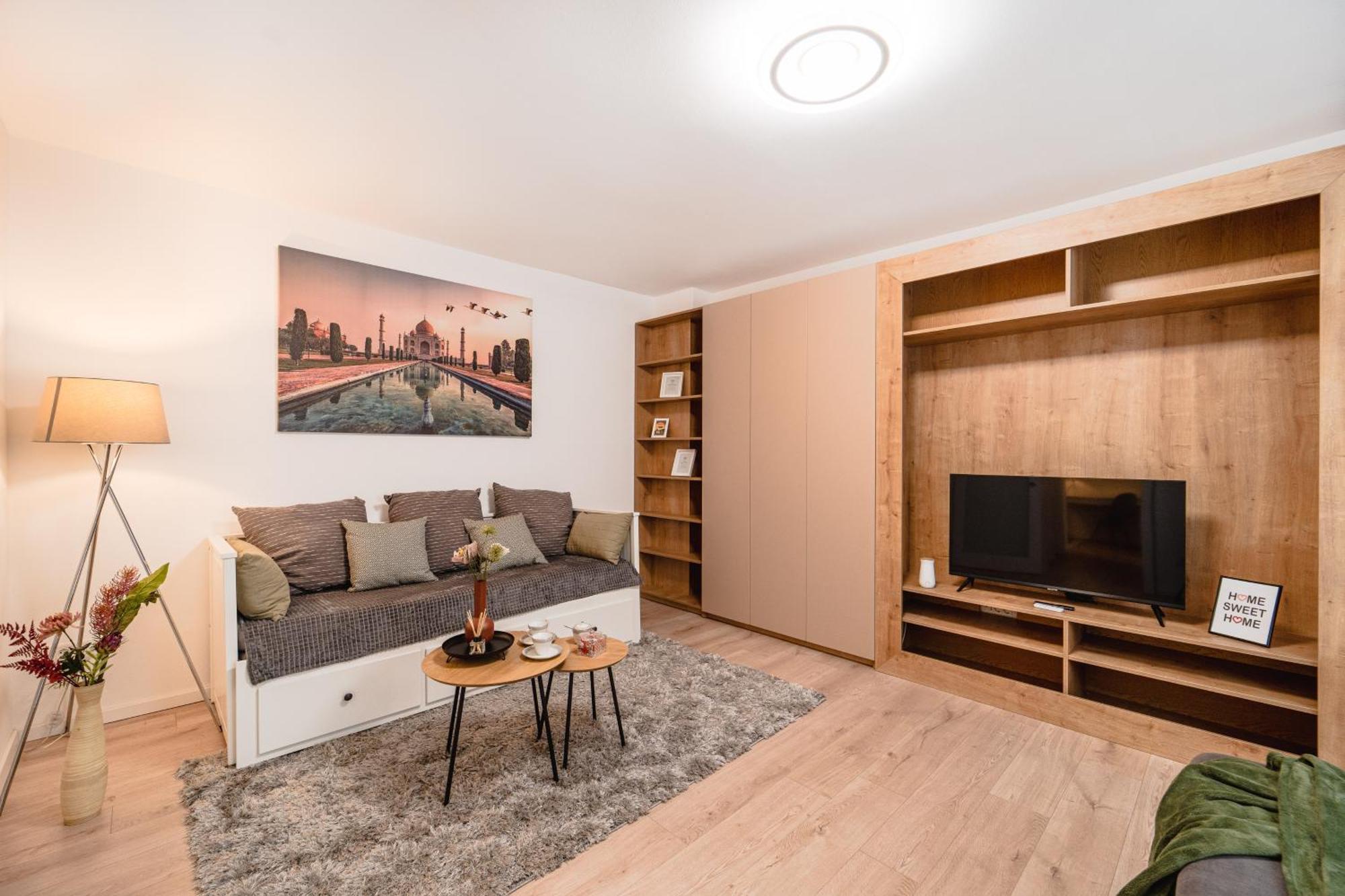 Central Athena Studio - Inima Pietei Unirii - By Openhouse Apartments Timisoara Bagian luar foto